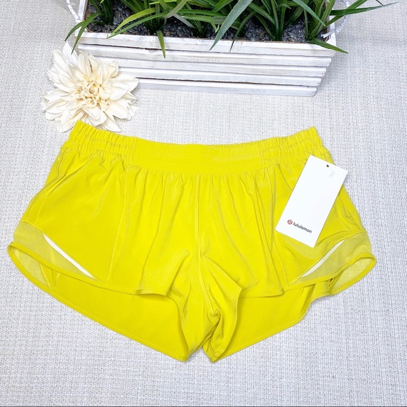 Lululemon Soleil Yellow Hotty Hot Gym Shorts - Picture 4 of 9